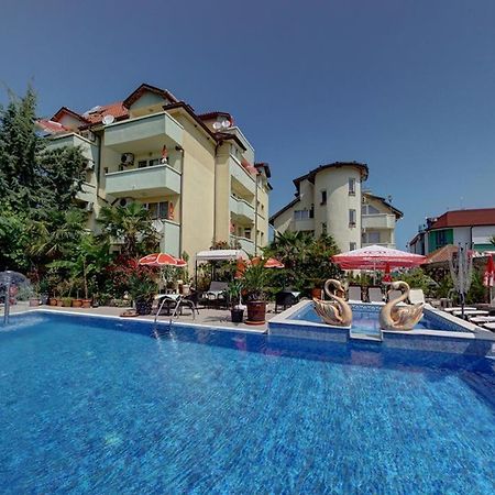 Family Hotel Gogov Sinemoretz Bagian luar foto