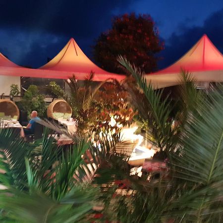 Family Hotel Gogov Sinemoretz Bagian luar foto