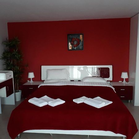 Family Hotel Gogov Sinemoretz Bagian luar foto