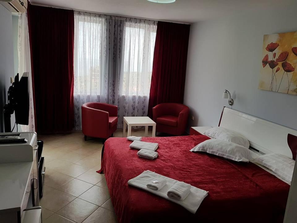 Family Hotel Gogov Sinemoretz Bagian luar foto