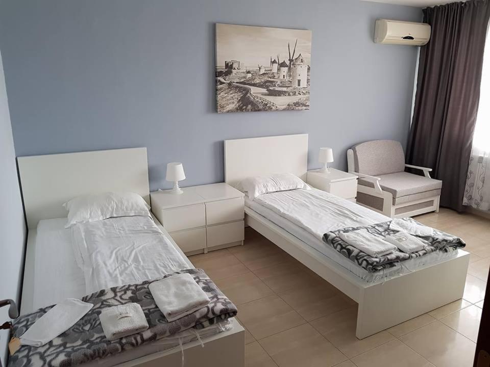 Family Hotel Gogov Sinemoretz Bagian luar foto