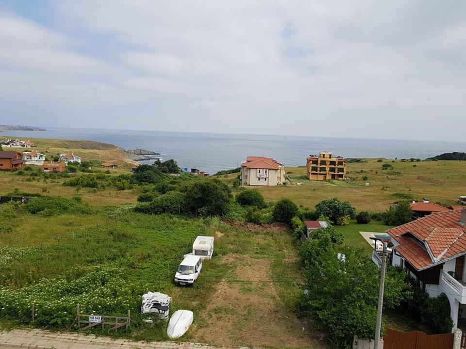 Family Hotel Gogov Sinemoretz Bagian luar foto