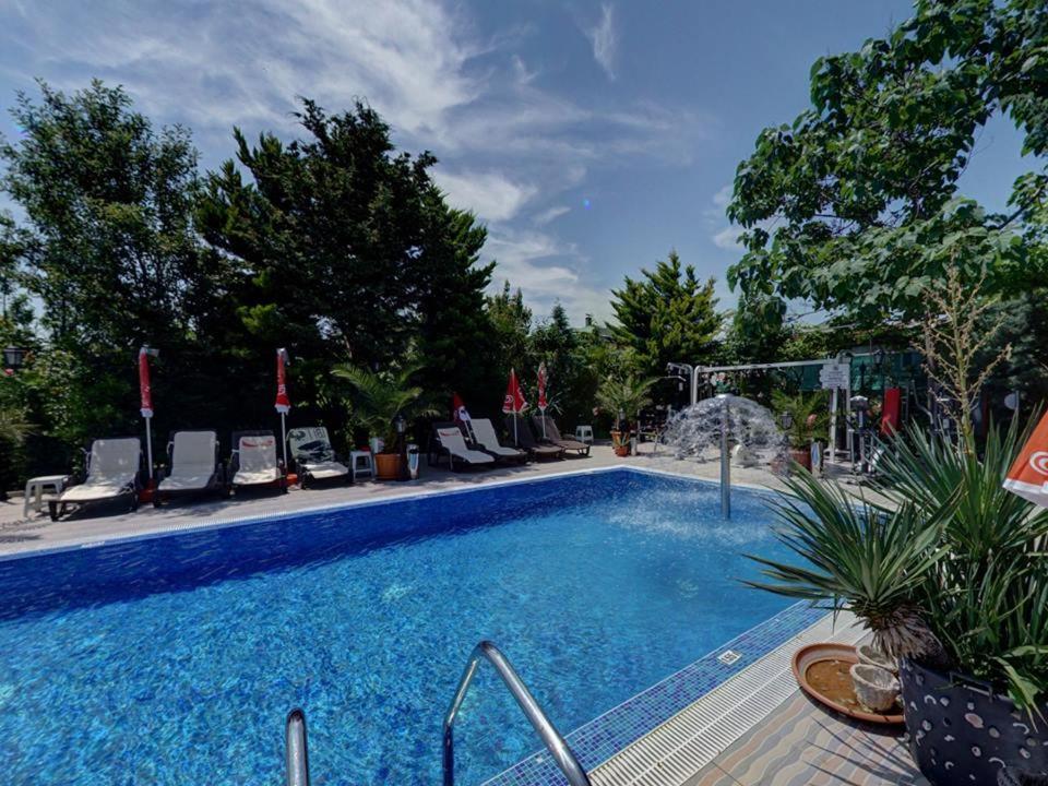 Family Hotel Gogov Sinemoretz Bagian luar foto