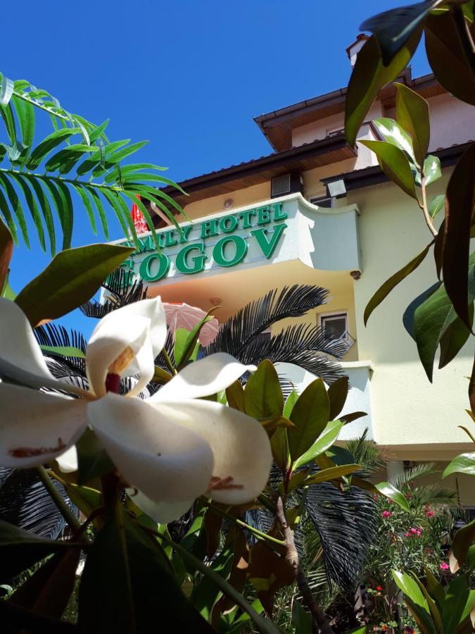 Family Hotel Gogov Sinemoretz Bagian luar foto